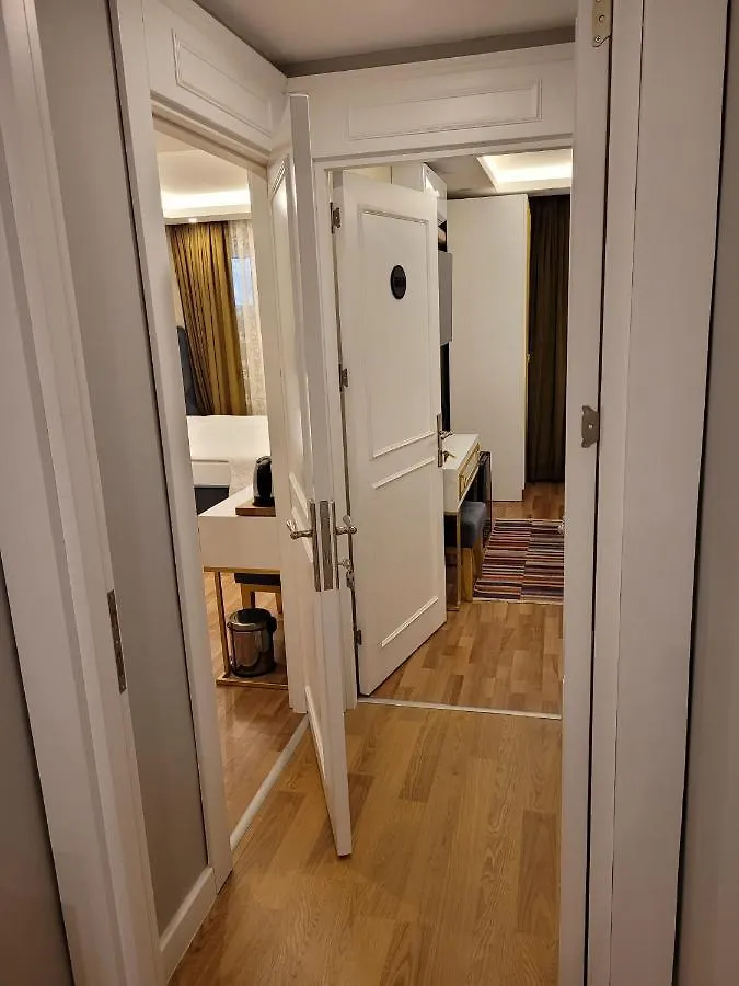 Mr Beyaz Hotel Стамбул