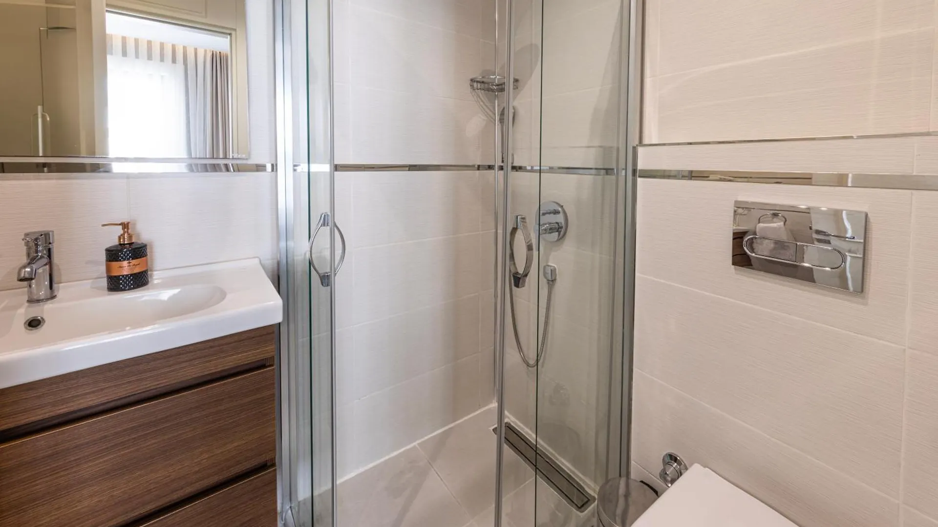 Mr Beyaz Hotel Стамбул 0*,